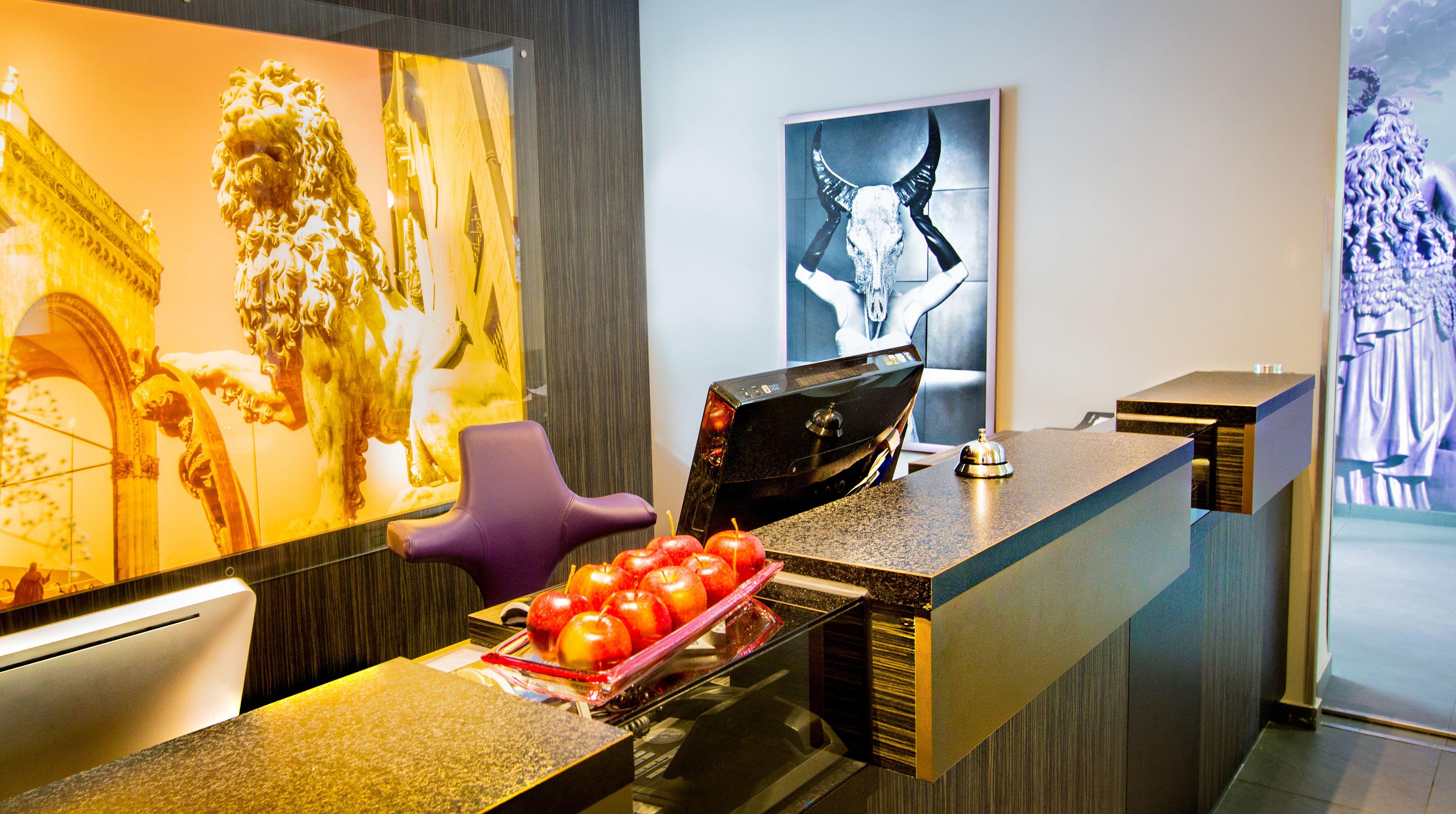 Munich Deluxe Hotel — Fotoğraflar 1